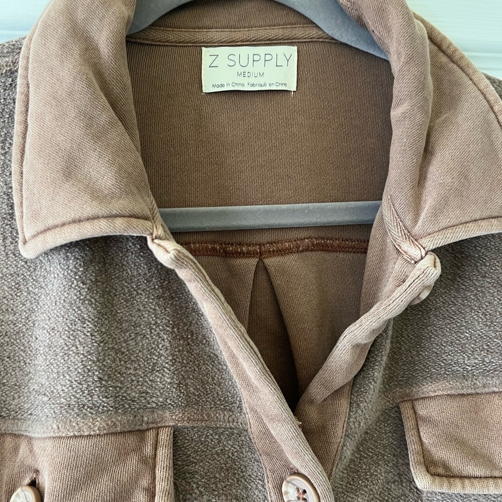 Z Supply button down - Picture 5 of 8